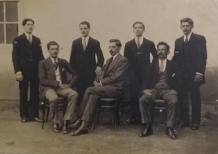 Irmos Jos Henriques Furtado de Mendona (Zequinha), Joaquim Antonio Henriques Furtado (Nen), Hildebrando Henriques Furtado, Oswaldo Henriques Furtado, Brulio Henriques Furtado, Affonso Henriques Furtado / Afonso e Arnaldo Henriques Furtado